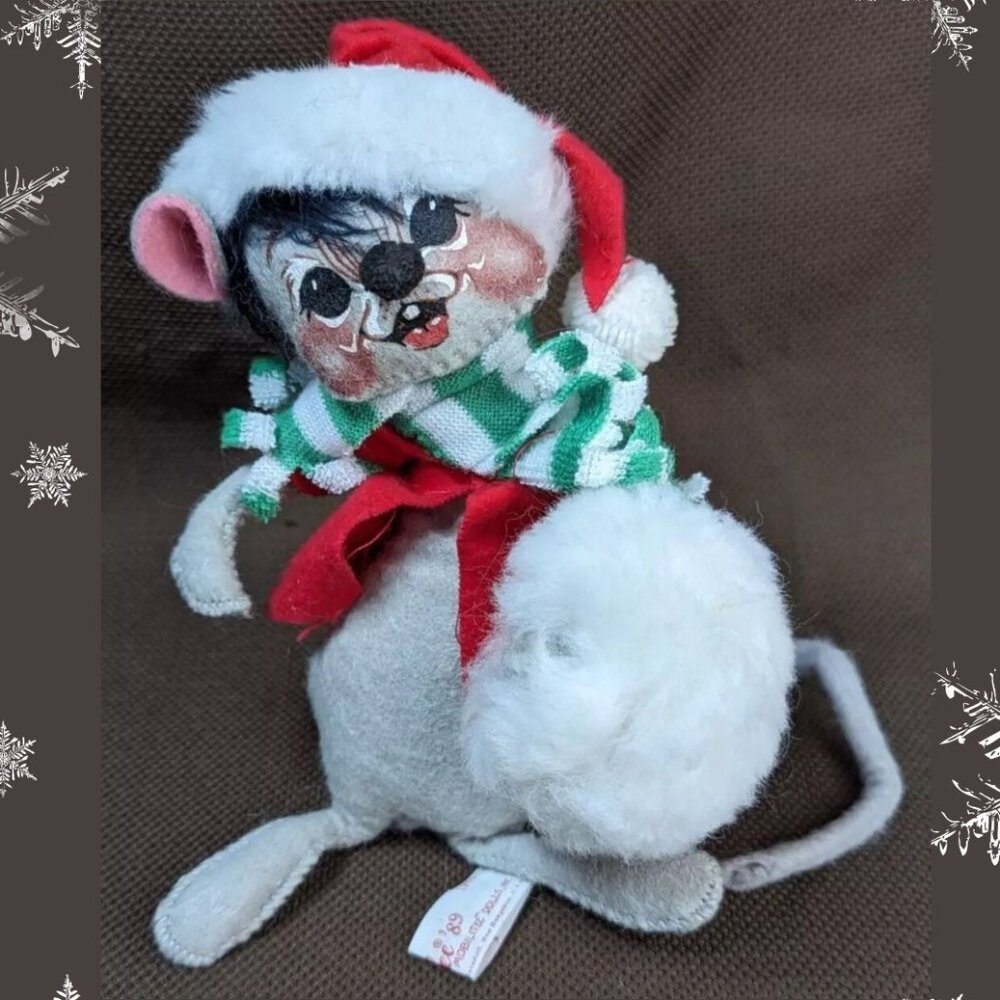 Vintage '89 Annalee Doll Mouse with Snowball Christmas Santa Hat Scarf